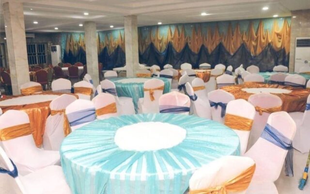 De George's Grand Resort