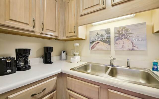 Summit by Book That Condo