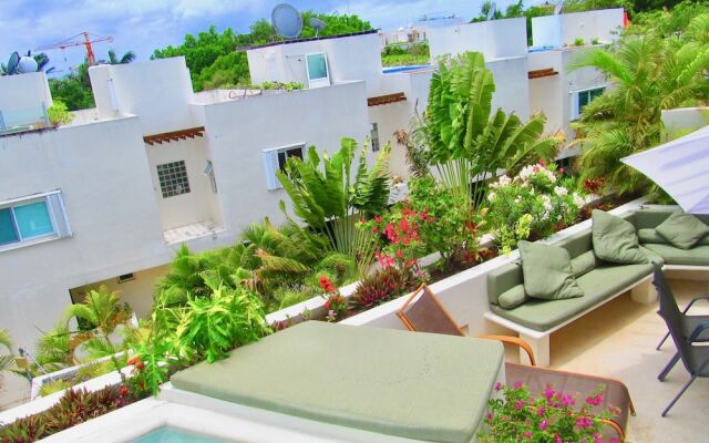 Bosque de los Aluxes Condos with private pool by PPR