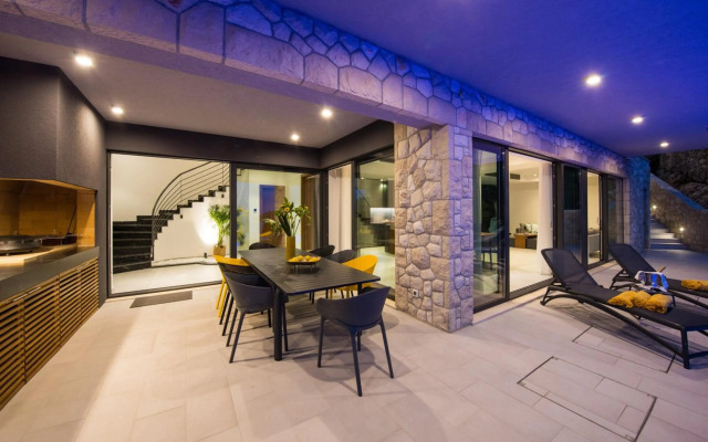 Luxury Villa Helios 5*