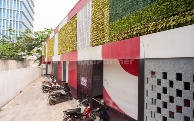 Super OYO 2223 J&b Room Utan Kayu
