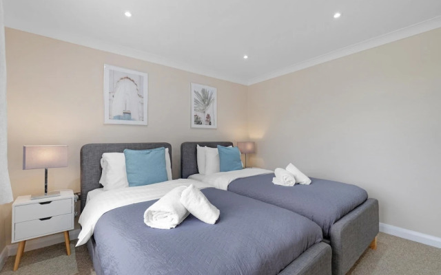 Stylish 4 Bedroom Home in Brightside Ave