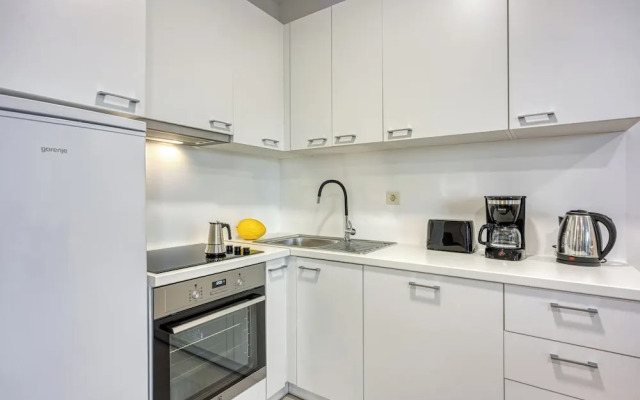 Cikat Bay Modern Apartment