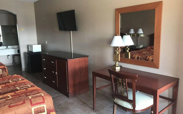 Los Fresnos Inn and Suites