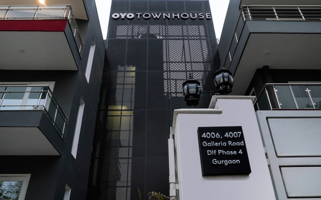 OYO Rooms Near Galleria Market