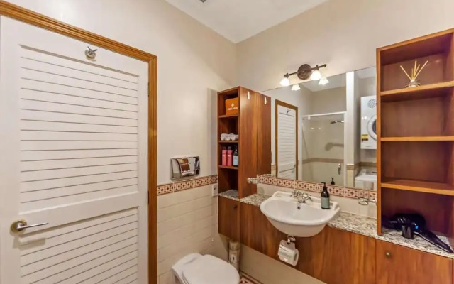 Waterfront Seaview Apt Hotel