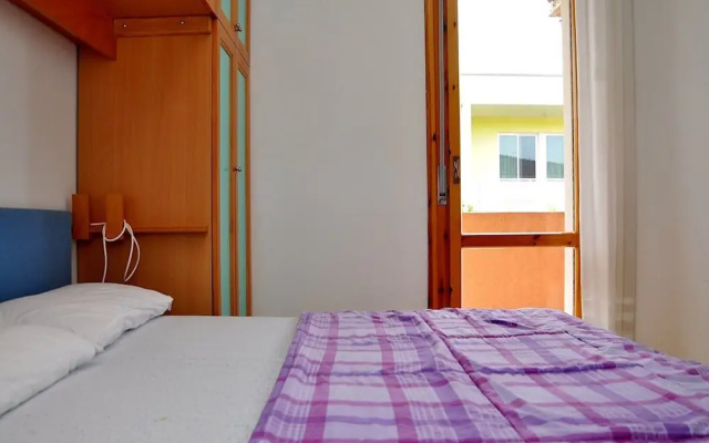 Modern Apartment With AC Next to the sea