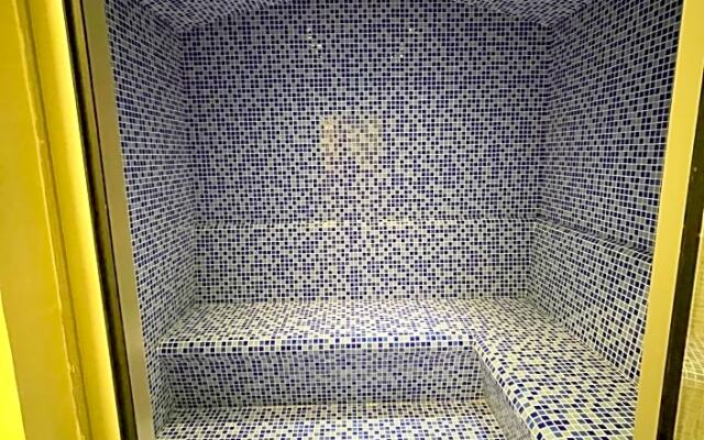 Reva Aparthotel next Burj Khalifa