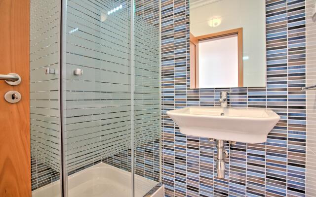 Central Lagos Spacious Apartment by Ideal Homes