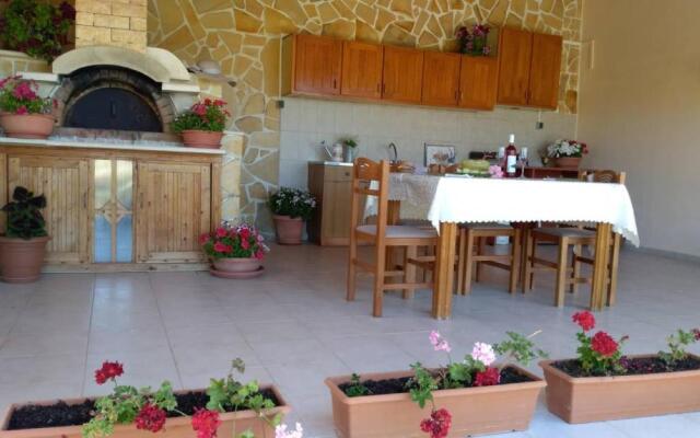 Anna's Family House