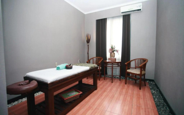 Karlita Hotel Tegal
