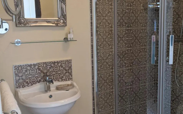 Worralls Grove Guest Farm House