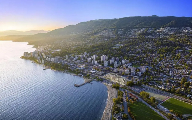 Happy, Cozy, Fun, Loving suite in West Vancouver