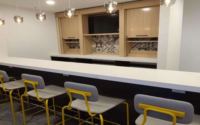 Holiday Inn Express Watertown