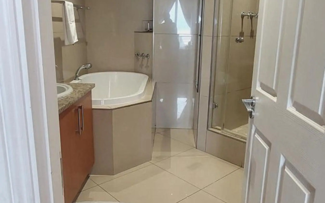 Luxurious Beach Apartment - The Sails