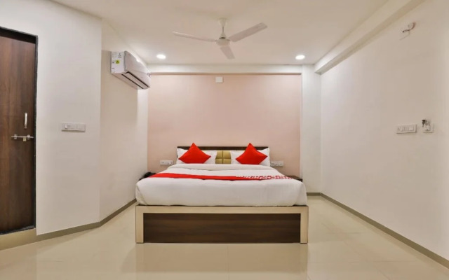 OYO 26578 Hotel Aashray