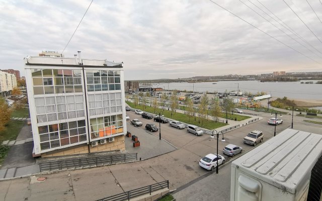 Apartments on Verkhnyaya Embankment 145/11