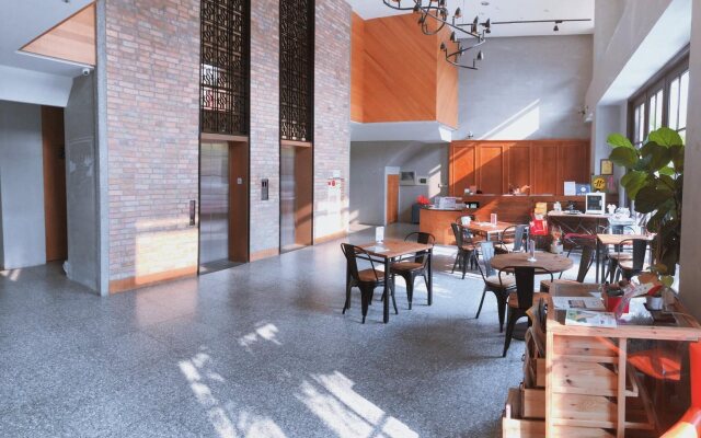 Central Land Hotel