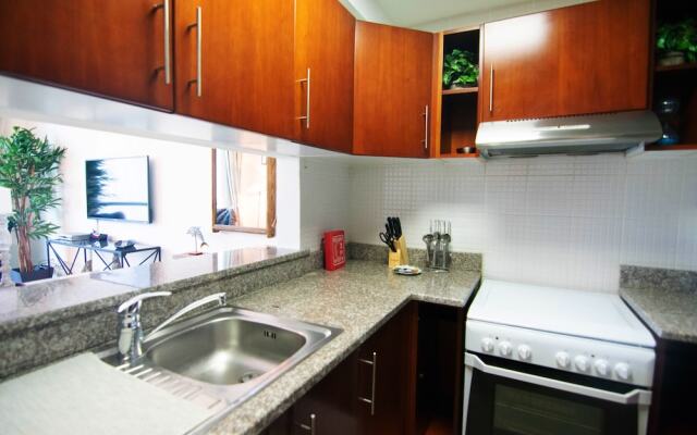 Lux BnB I X1 Tower I Golf Course & Sea Views