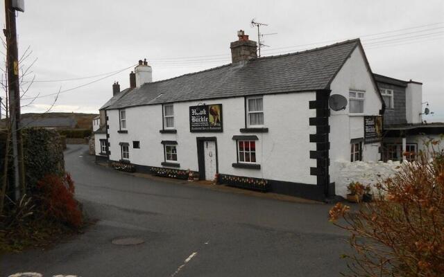 Hawk and Buckle Inn