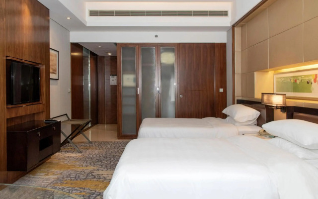 Sheraton Grand Shanghai Pudong Hotel & Residences