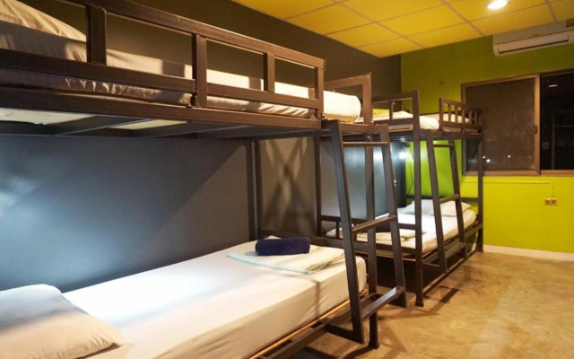 B&B House & Hostel