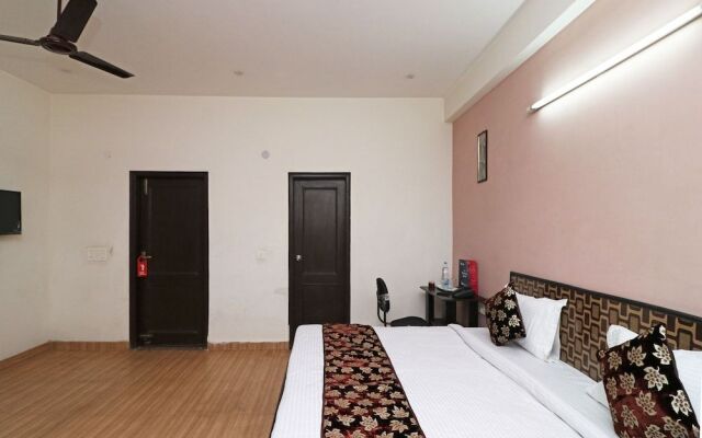 OYO 11495 Mehta Guest House