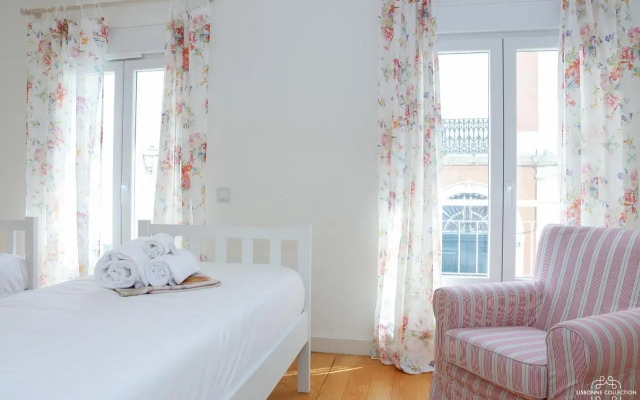 Azulejos' Charming Apartment with Terrace 2 by Lisbonne Collection