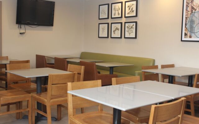 Country Inn & Suites by Radisson, Nashville, TN