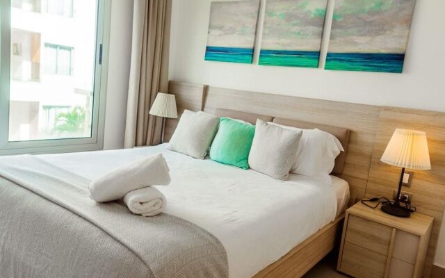2 bed Penthouse Just Steps From the Beach