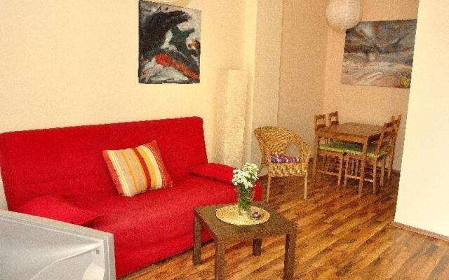 3-Raum-Fewo-Dresden-Zentrum-Balkon-Blick-auf-Altstadt-L10