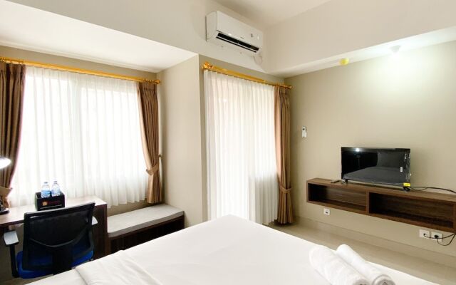 Cozy Stay Studio Apartment at LRT City Jatibening