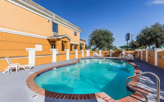 Quality Inn & Suites - Granbury