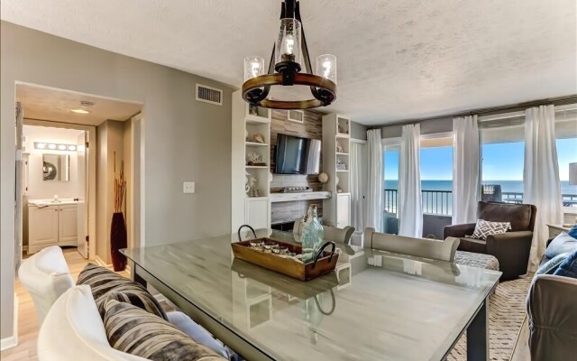 Coral Sands Beautiful Condominium by RedAwning