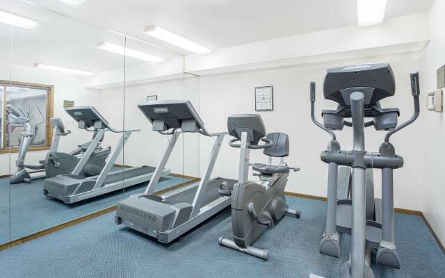 Hawthorn Extended Stay by Wyndham Green Bay