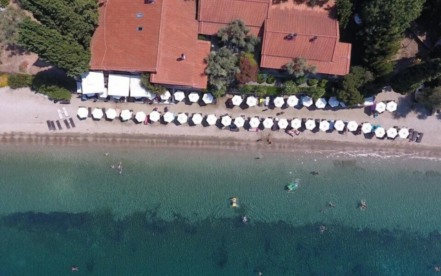 Six Keys Seaside Lodge