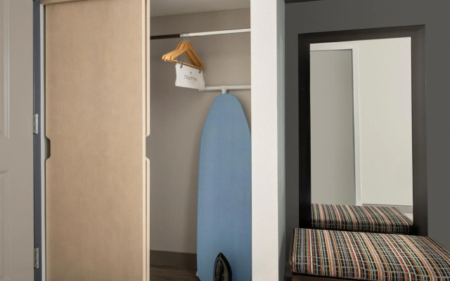 Country Inn & Suites by Radisson, Seattle-Tacoma International Airport, WA
