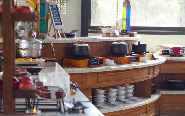 Sunsetfalls Gardens and Resort