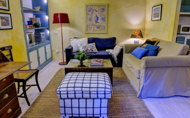 Independent Apartment n 4 in an Old Mansion Located by the Mouth of Douro River