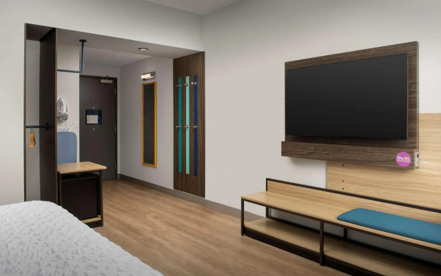 Tru by Hilton Miami West Brickell