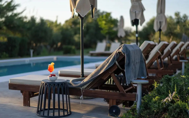 Abeloessa Methonian Hospitality