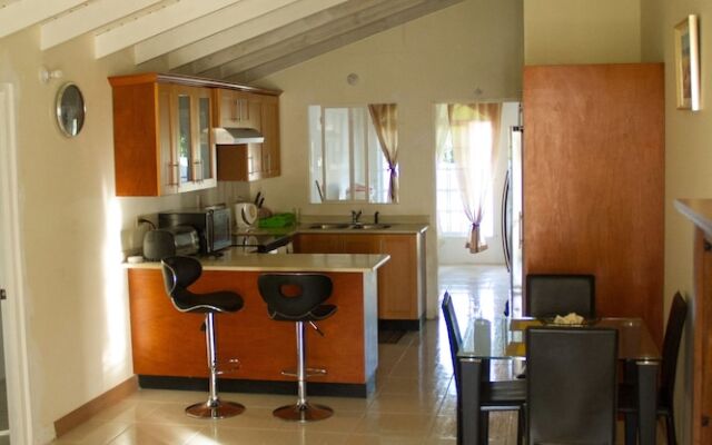 Greenoasis Guest House