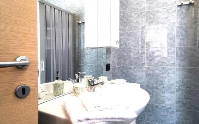 Don Carlo Casa Vacenze