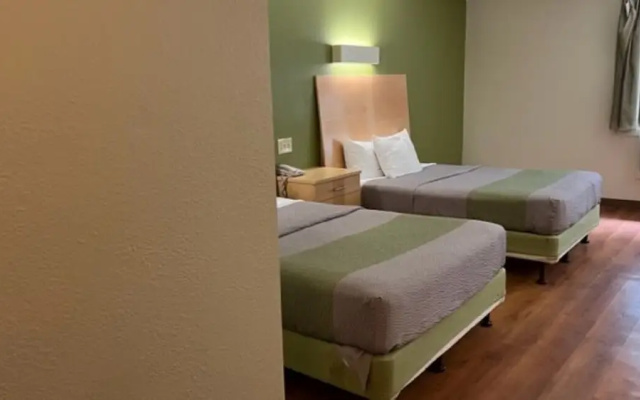 Economy Inn - Pittsburgh Airport