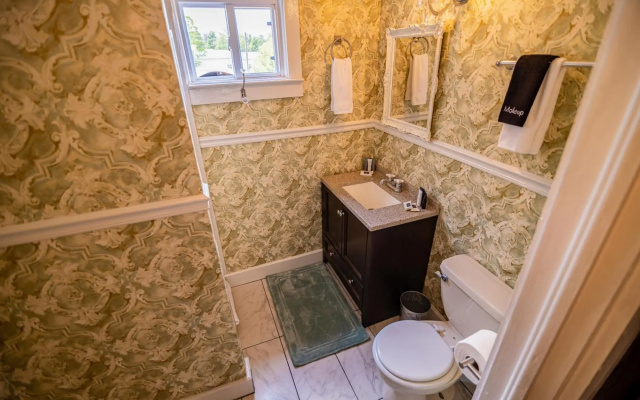 The Manor 1885 Altamont