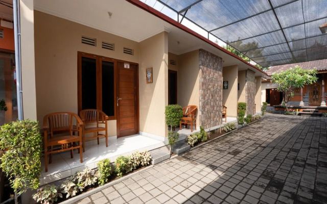 RedDoorz near Buleleng Harbour 2