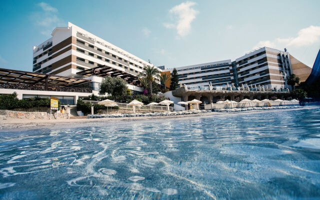 Adin Beach Hotel