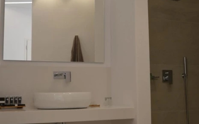 Super Paradise Suites