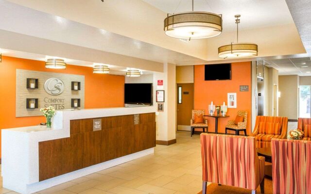 Comfort Suites