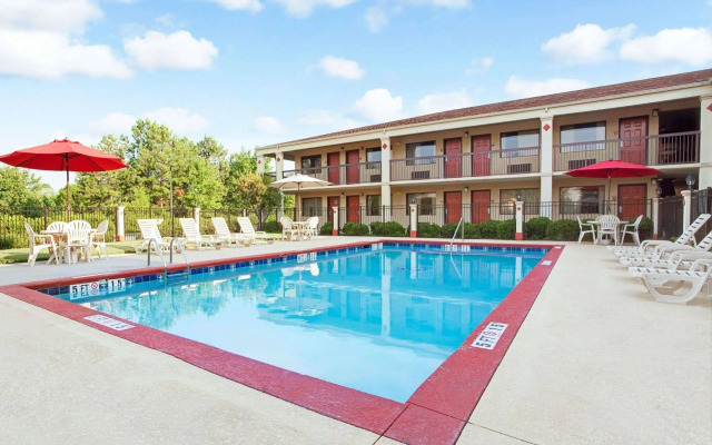 Days Inn by Wyndham Adairsville